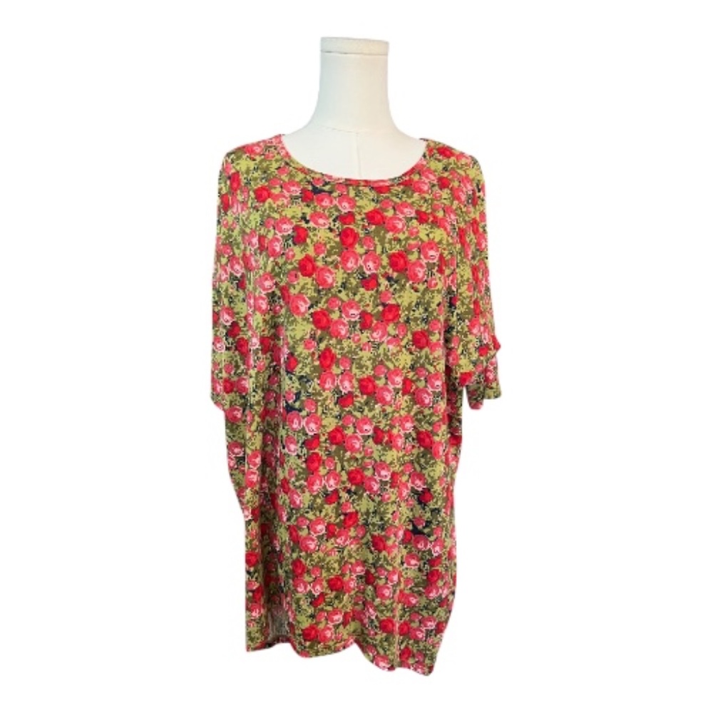 EUC LulaRoe red, pink & green floral hi-low short sleeve top – size M